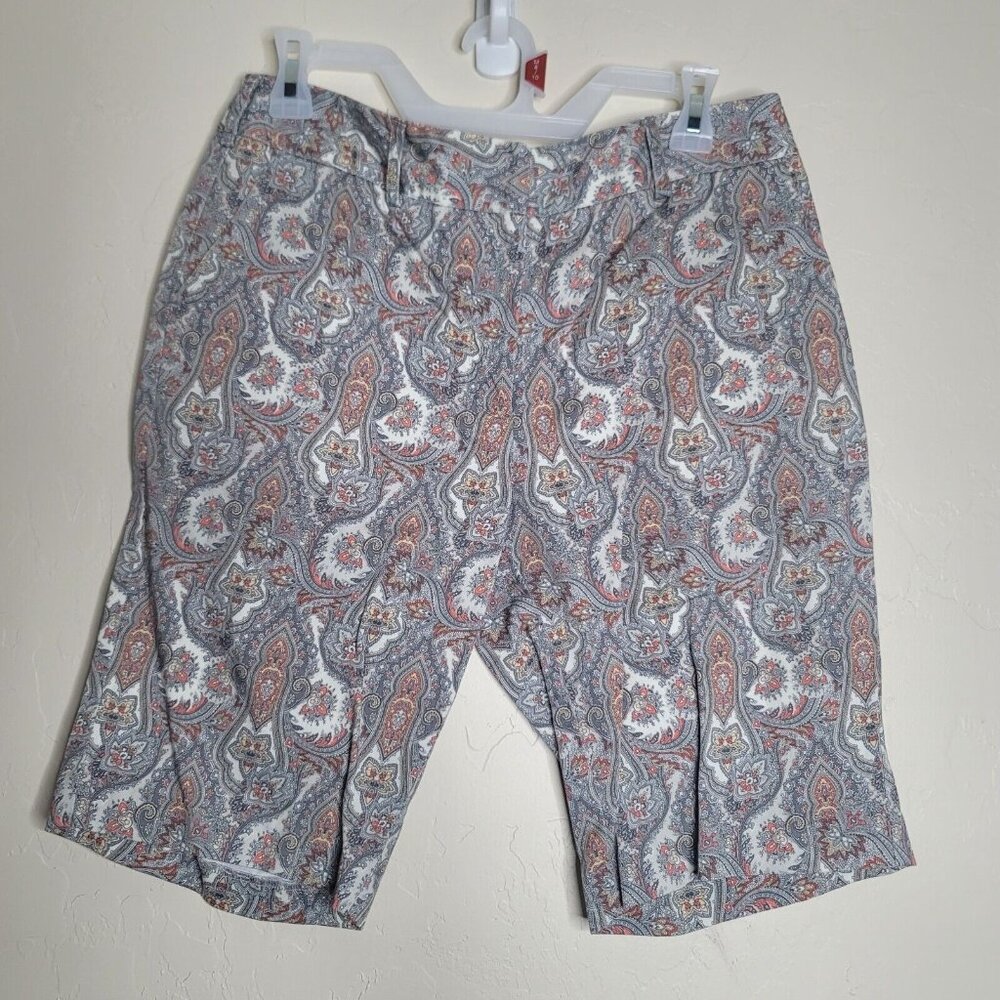 Lizzie Driver Pastel Paisley Boho Bermuda Short Size 6 Pockets